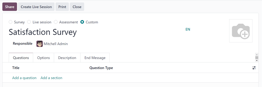 Aspecto de un formulario de encuesta vacío en la aplicación Encuestas de Nexovate.