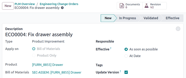 La orden de cambio de ingeniería con la vista general de las etapas en la esquina superior derecha y el botón inteligente Revisión.