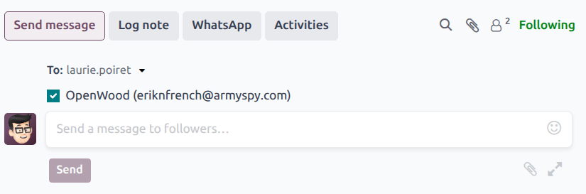 Un redactor del chatter a punto de enviar un mensaje a los seguidores de una oportunidad de CRM y al cliente que aparece en el registro de la oportunidad.