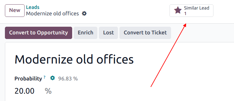 Captura de pantalla de un lead con el botón inteligente Leads similares resaltado.